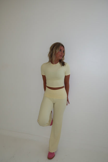 The Crop Tee - Lemon