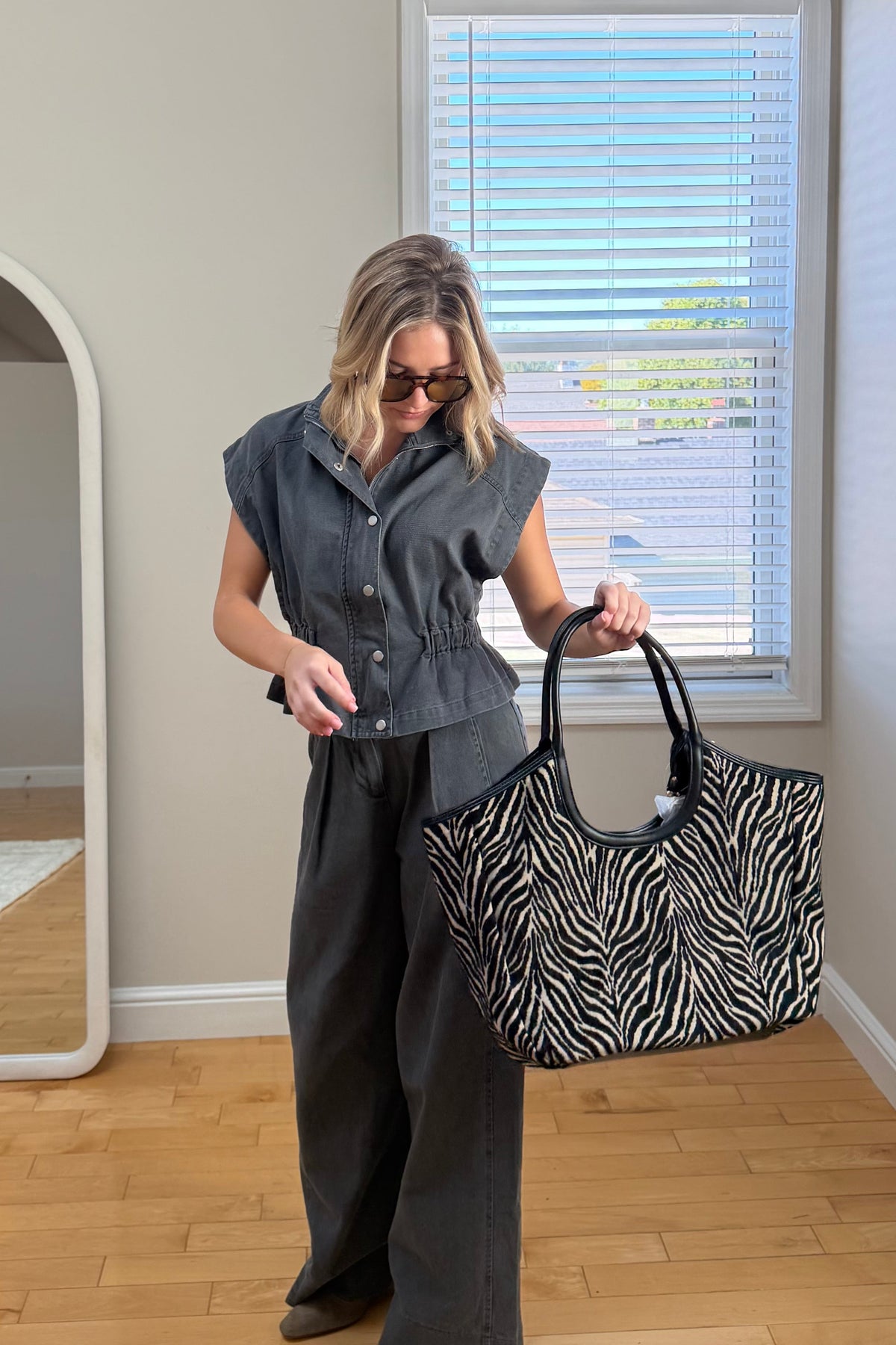 The Roam Tote - Zebra