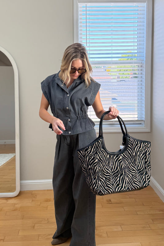 The Roam Tote - Zebra