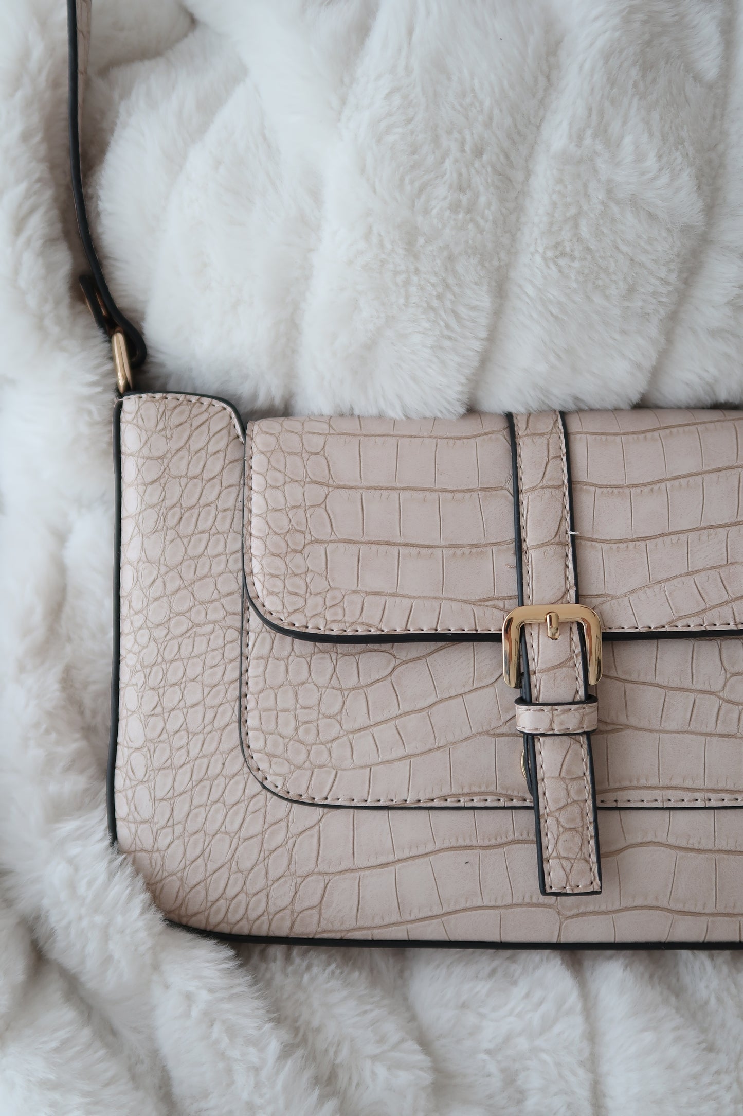 The Everyday Shoulder Bag in Beige