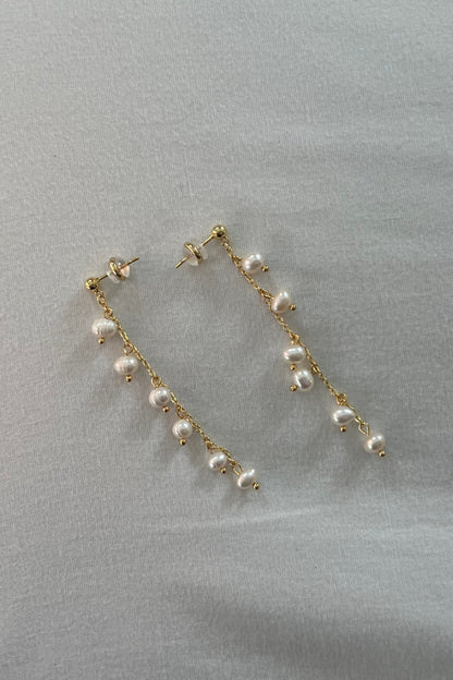 Everly Pearl Drop Earring